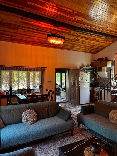 Peaceful Farm House with Private Jacuzzi in Nature - Celebioglu FarmHouse