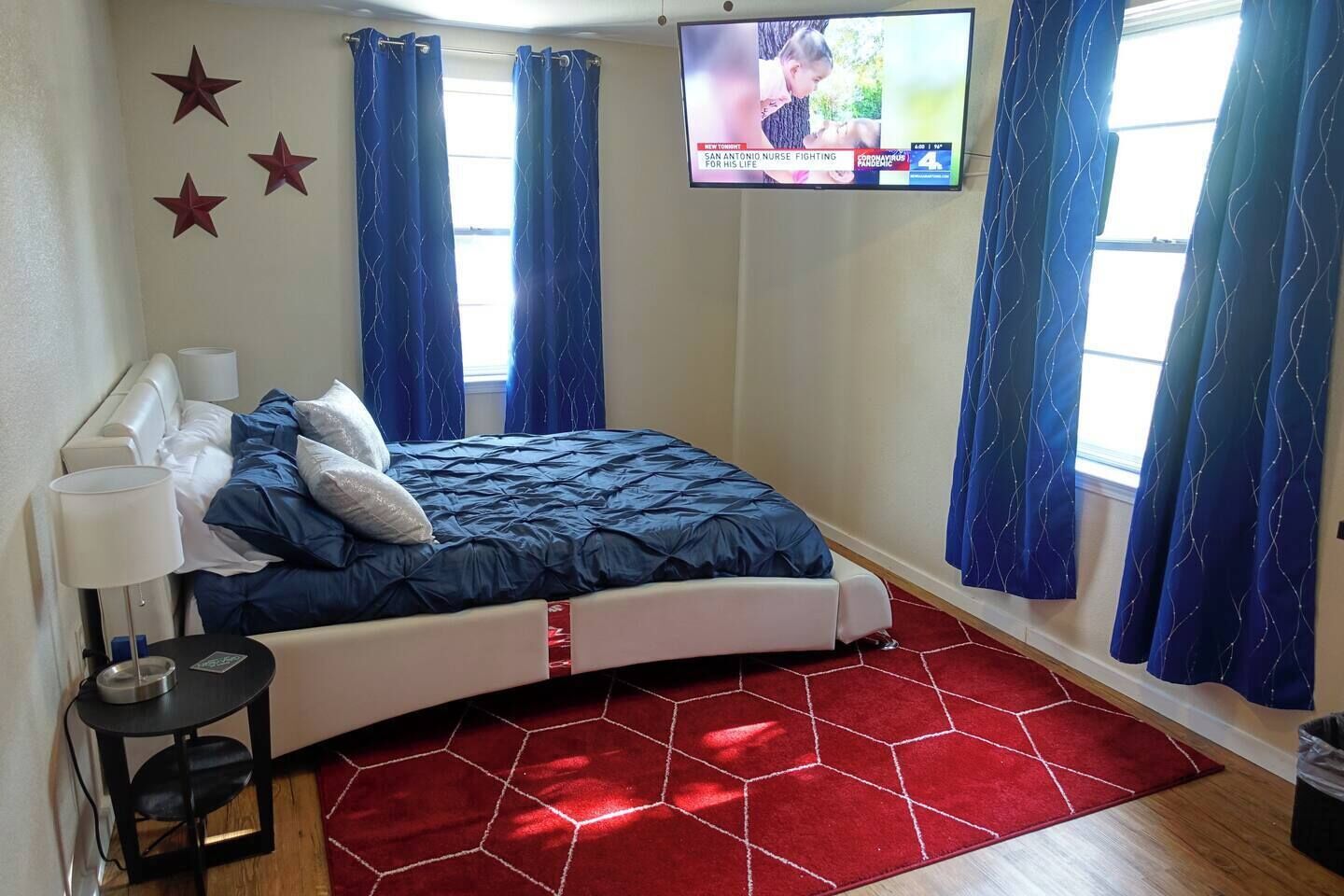 Iron/ironing board, WiFi, bed sheets