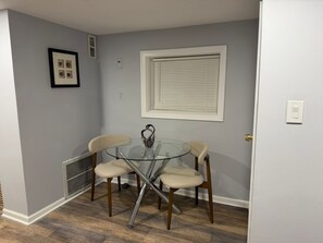 Dining - Luxury Furnished Garden Unit in North Park. Stylish, Modern & Peaceful (Chicago)