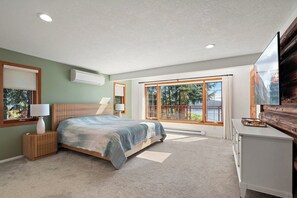 Room - Bayview Place | Ocean View Log Retreat, Hot Tub (Duncan)