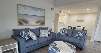 Spacious newly renovated and furnished 3-bedroom condo in beautiful Gulf Shores