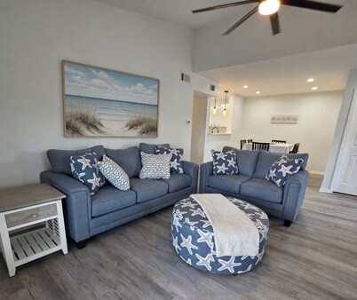 Spacious newly renovated and furnished 3-bedroom condo in beautiful Gulf Shores