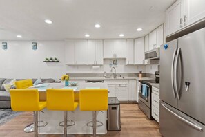 Fridge, microwave, oven, stovetop - Relaxed Kaneohe Retreat | Carport, AC, W/D (Kaneohe)
