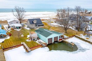 Exterior - Dock and Dune Cottage (Norfolk County)