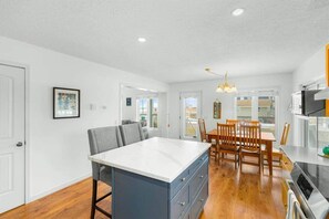 Interior - Dock and Dune Cottage (Norfolk County)