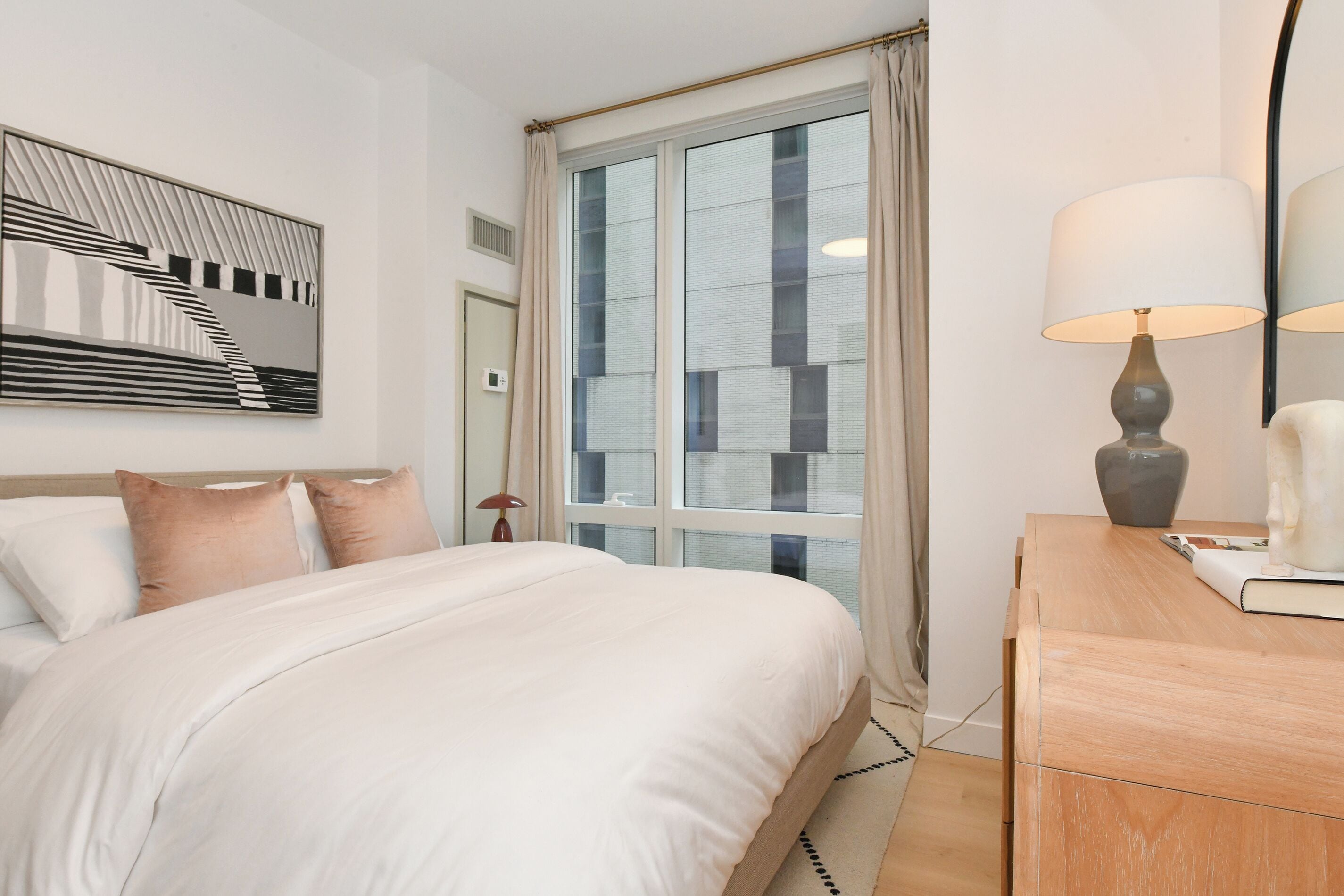 Iron/ironing board, free WiFi, bed sheets
