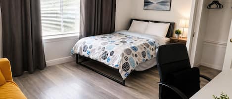 Standard Room, 1 Double Bed, Shared Bathroom | Desk, laptop workspace, free WiFi