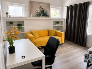 Standard Room, 1 Double Bed, Shared Bathroom | Desk, laptop workspace, free WiFi - Private Rooms Shared Bath UC Berkeley (Berkeley)