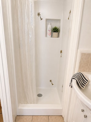 Shared bathroom - Private Rooms Shared Bath UC Berkeley (Berkeley)