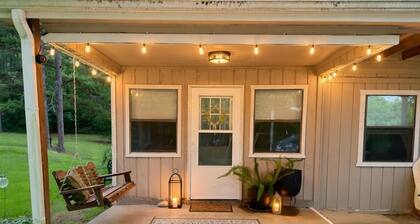 Peaceful Lodge Apartment: Full Kitchen + 74-Acre Retreat