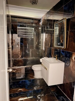 Towels, soap, shampoo, toilet paper