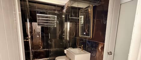 Towels, soap, shampoo, toilet paper