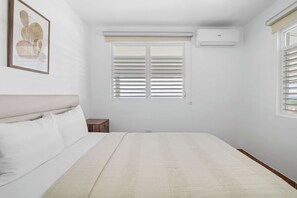 4 bedrooms, desk, iron/ironing board, free WiFi - Casa Grande y Moderna con impresionantes vistas a la naturaleza y al mar (Humacao)