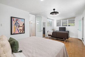 4 Schlafzimmer, Schreibtisch, Bügeleisen/Bügelbrett, kostenloses WLAN