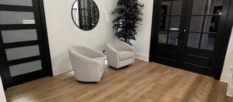 Roswell Downtown Canton St. Entertainer's Dream