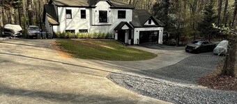 Roswell Downtown Canton St. Entertainer's Dream
