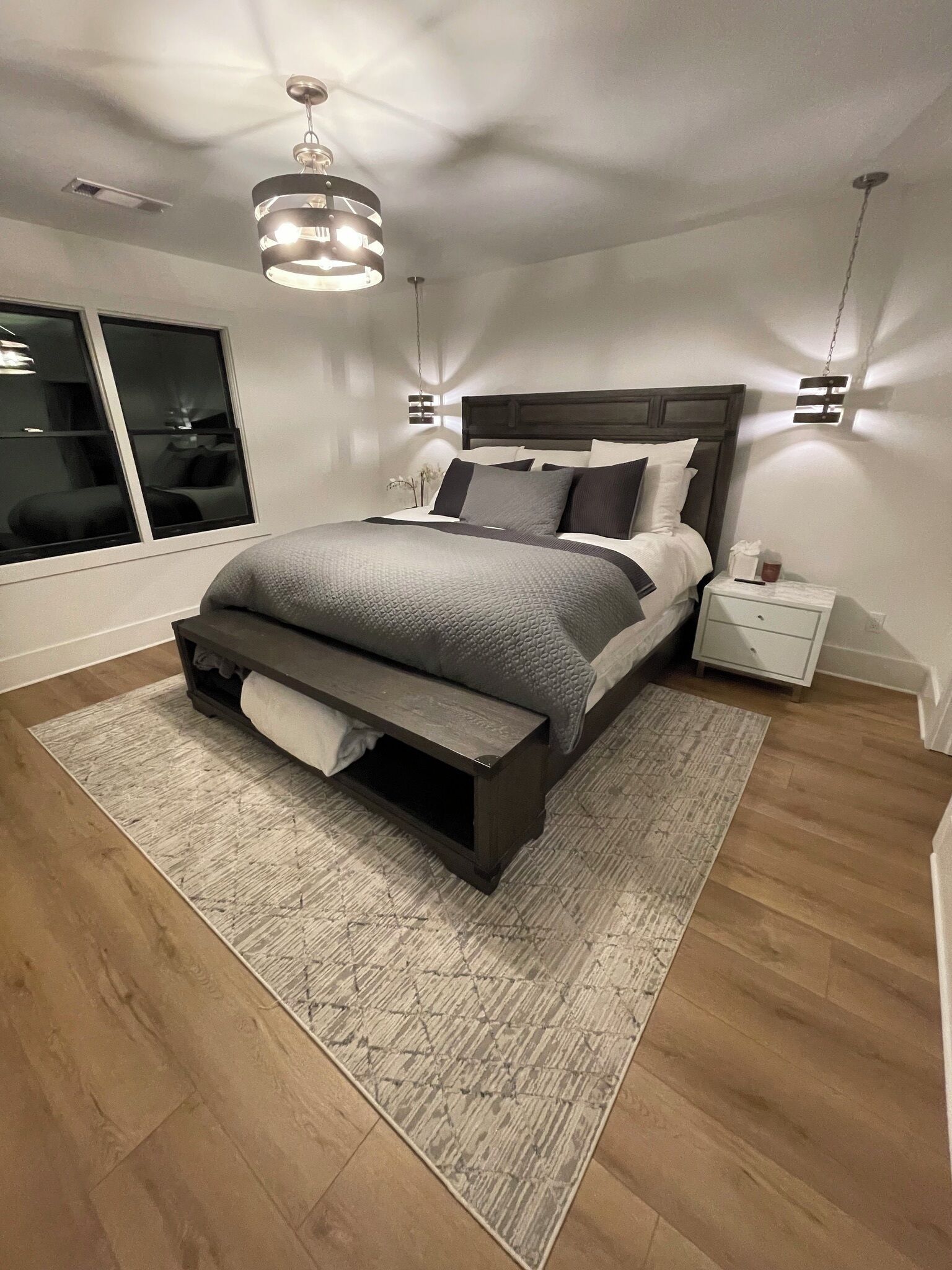 4 bedrooms, iron/ironing board, free WiFi, bed sheets