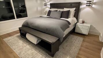 4 bedrooms, iron/ironing board, free WiFi, bed sheets