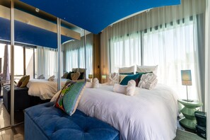Room - La Badoumba · Heated Pool & Jacuzzi (Saleilles)