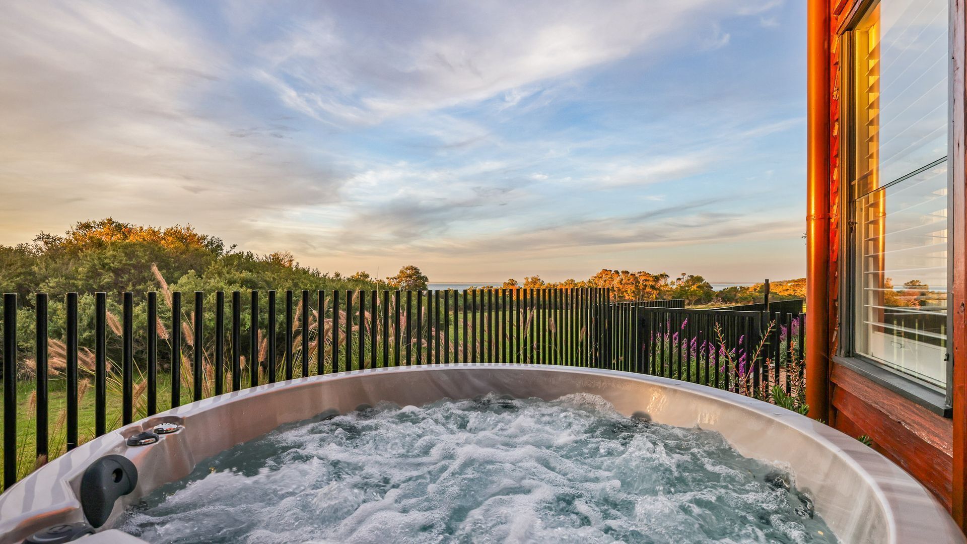 Outdoor spa tub