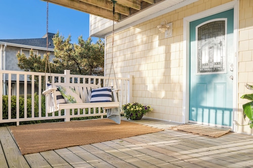 Tropical 6BR Sandbridge Gem | Pool + Beach Access