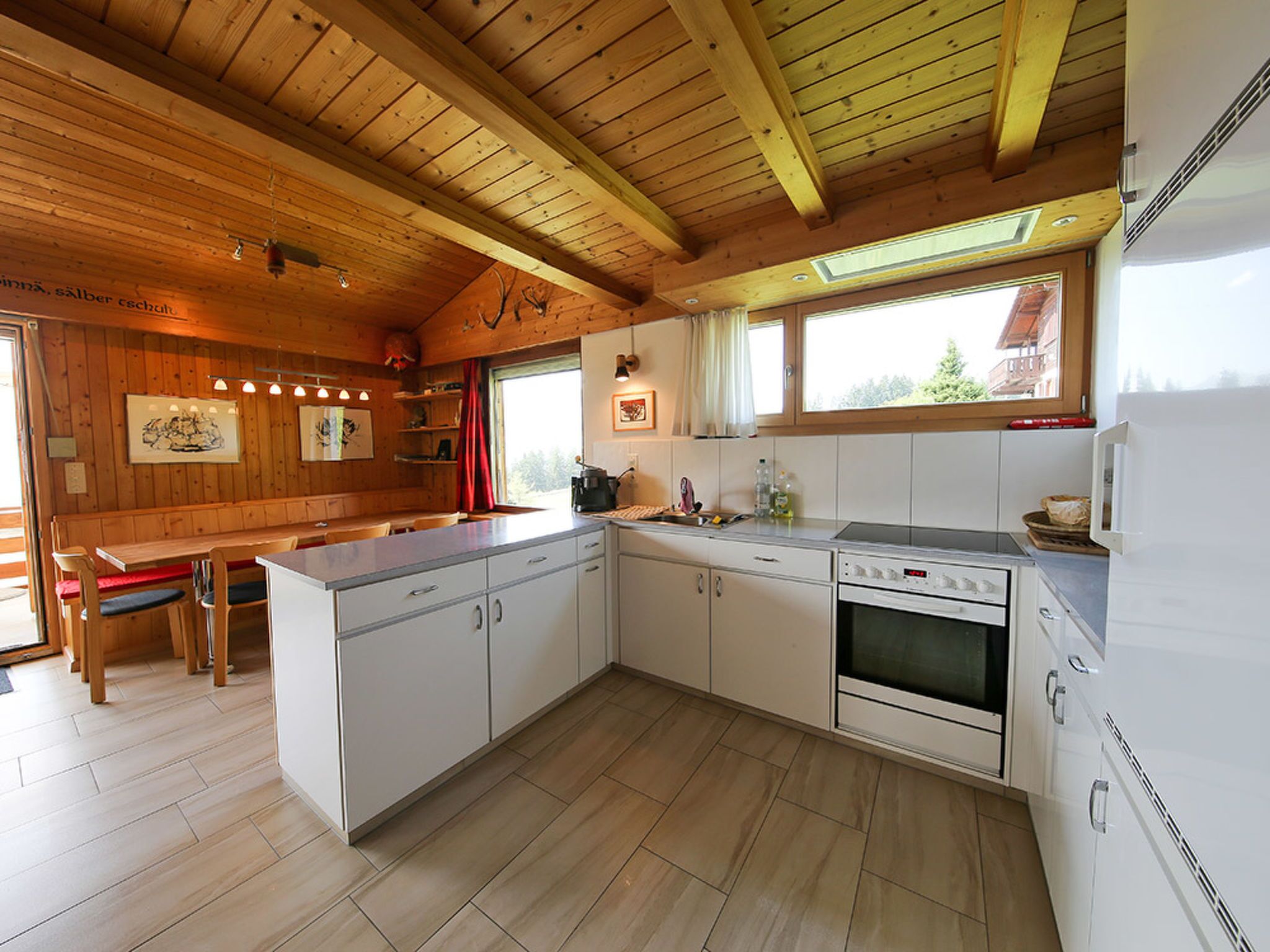 Kühlschrank, Ofen, Geschirrspüler, Kochgeschirr/Geschirr/Besteck