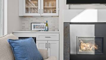 Smart TV, fireplace, table football, ping pong