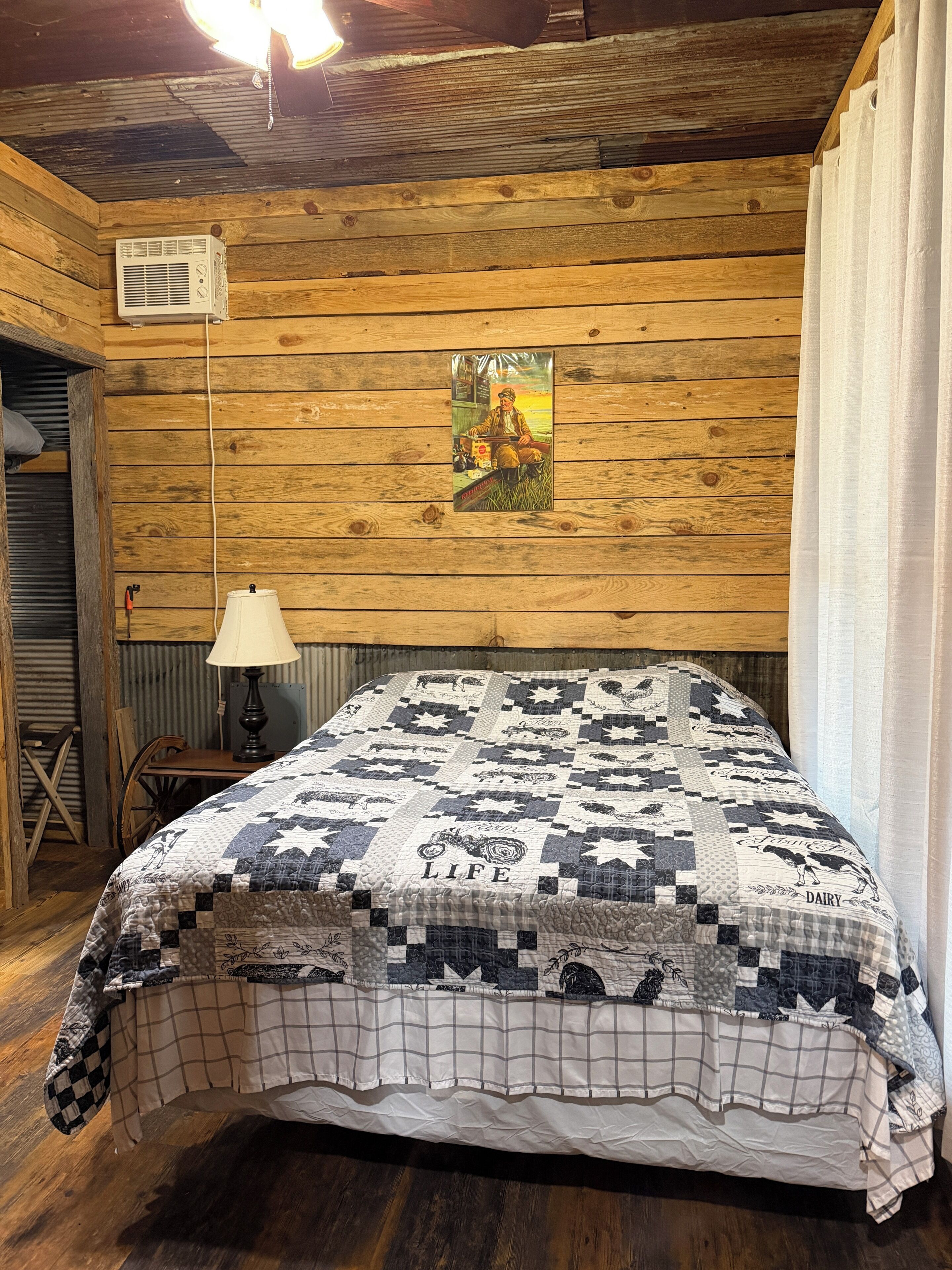 2 bedrooms, iron/ironing board, free WiFi