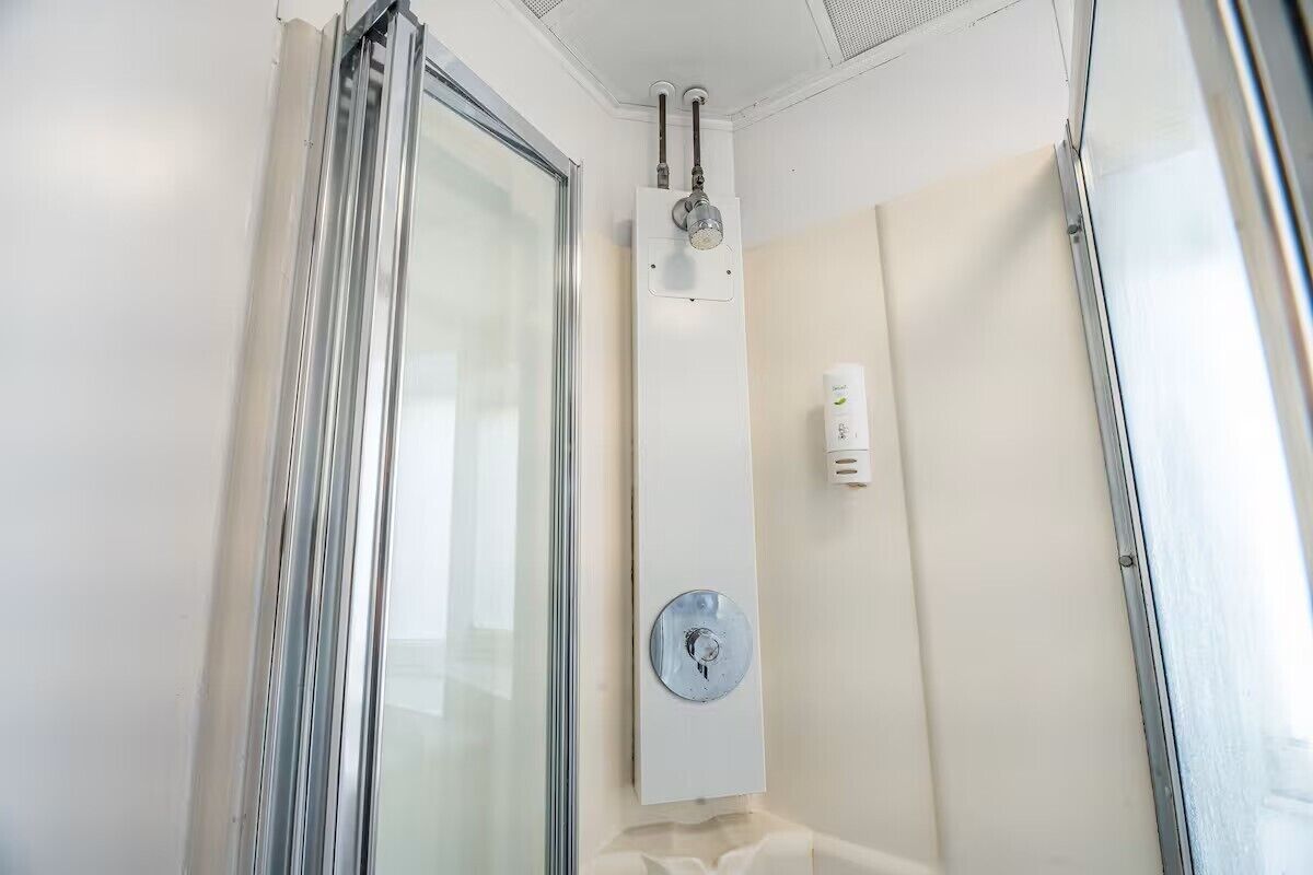 Shared Dormitory, Mixed Dorm | Bathroom | Shower, free toiletries, towels, soap