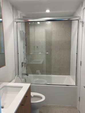 Soap - Bright Brand New Harbourside 2BR | Walk to Victoria (Victoria)