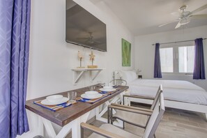 Bügeleisen/Bügelbrett, kostenloses WLAN, Bettwäsche