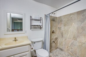 Bathroom - Placencia Village 1BR | Pool + Full Kitchen (Placencia)