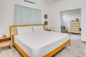 Room - Placencia Village 1BR | Pool + Full Kitchen (Placencia)