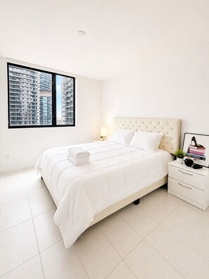 WiFi, bed sheets - Luxora Lifestyle 2 Bedroom City Views Heart of Brickell (Miami)