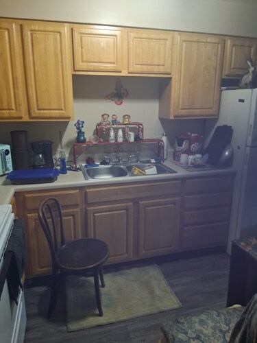 Tranquil 2-bedroom apartment with AC in charming Sikeston Missouri
