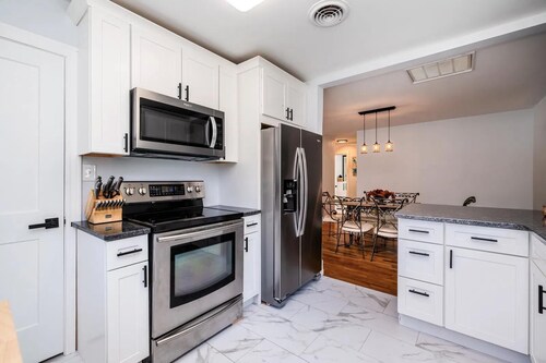 Beautiful 4-bedroom house with AC in welcoming Coloma, Michigan.