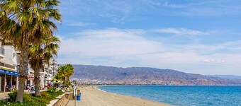 HÀrlig lÀgenhet i Roquetas de Mar med WiFi