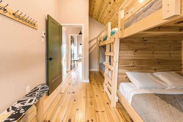 3 bedrooms, WiFi, bed sheets