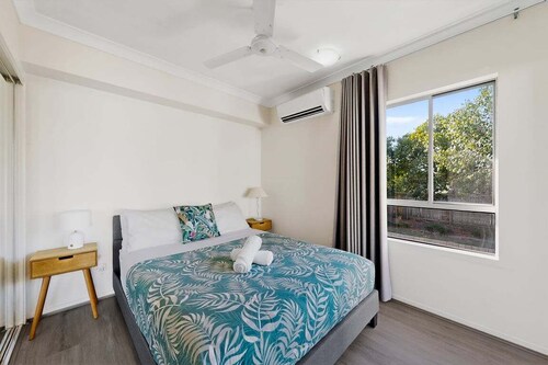 Modern 2BR Mango Hill Stay | Close to Shops & Rail