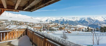 Chalet Fitzgerald - Holidays with indoor pool and sauna - OVO Network