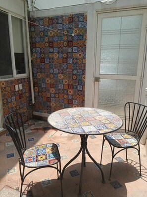 Outdoor dining - Apartment centrally located to the tourist sites with public transportation assured. (Ciudad de México)