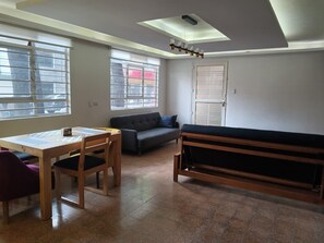 Living area - Apartment centrally located to the tourist sites with public transportation assured. (Ciudad de México)