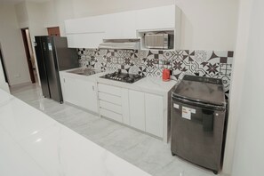 Fridge, microwave, oven, dishwasher - KOA LIVING (Pucallpa)