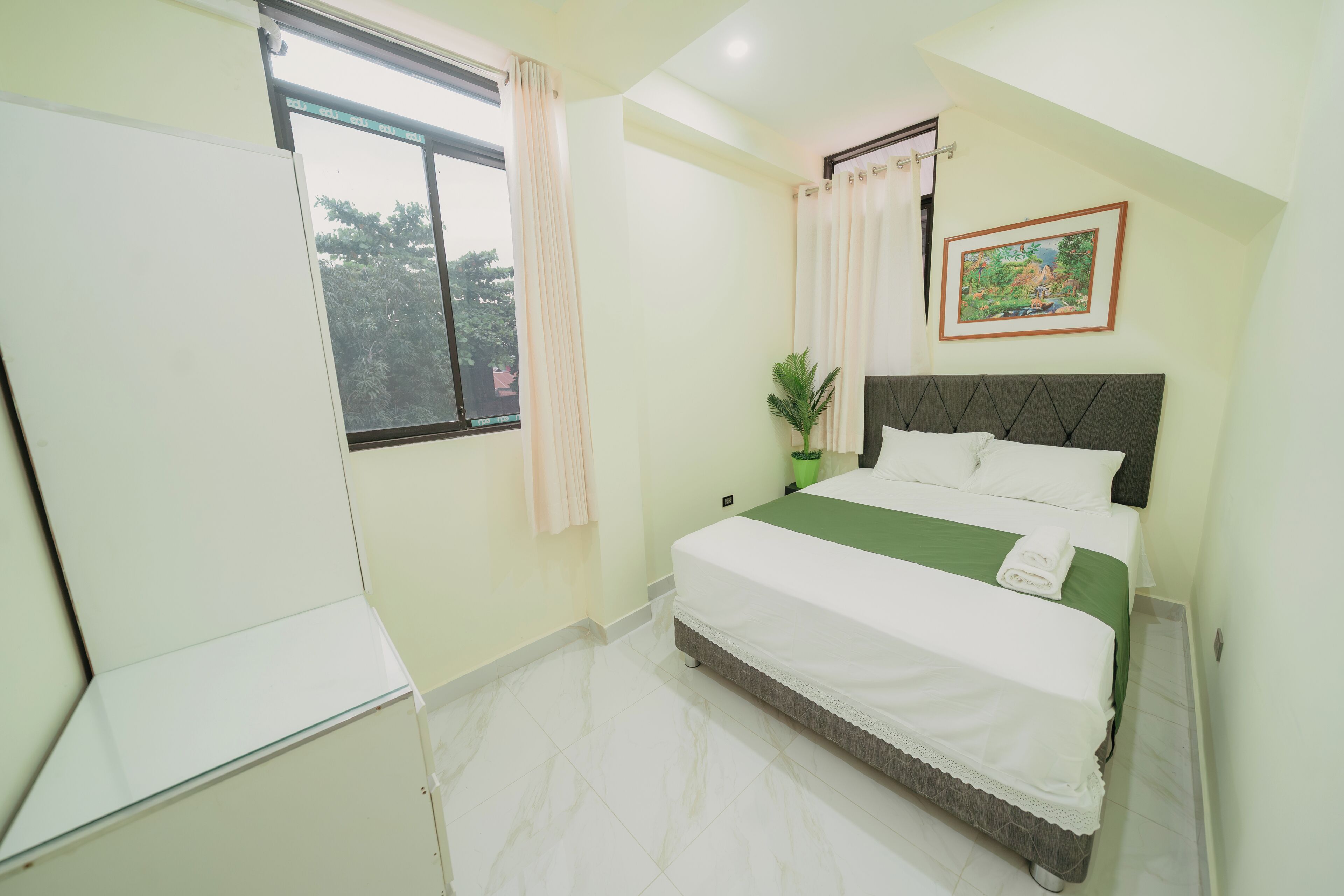 4 chambres, fer et planche à repasser, Wi-Fi gratuit, draps fournis