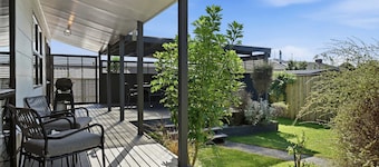Retreat@23 - Stylish 2BR with Covered Deck