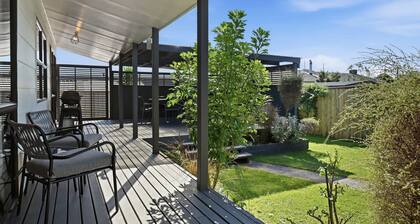 Retreat@23 - Stylish 2BR with Covered Deck