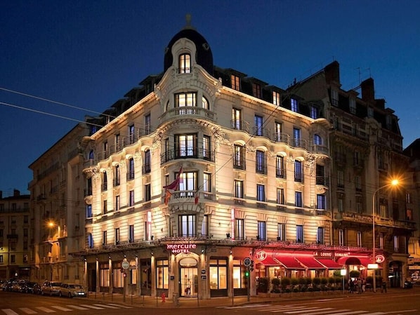 Exterior - Holiday Inn Garden Court Lyon-part Dieu (Lyon)