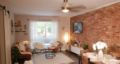 Luxury Smart Home l Prime Dallas l Walk to Bars