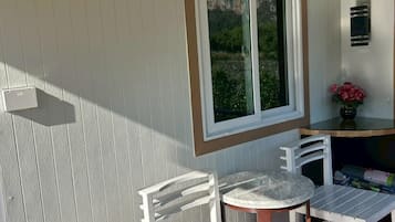 Studio Suite, Patio, Hill View | Terrace/patio