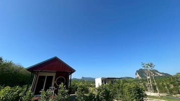 Studio Suite, Patio, Hill View | Exterior
